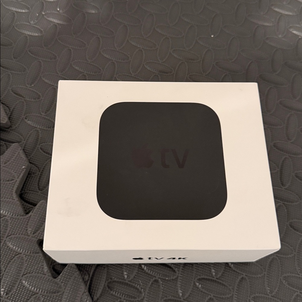 Apple TV 4K with Remote - Black and White - Picture 5 of 6